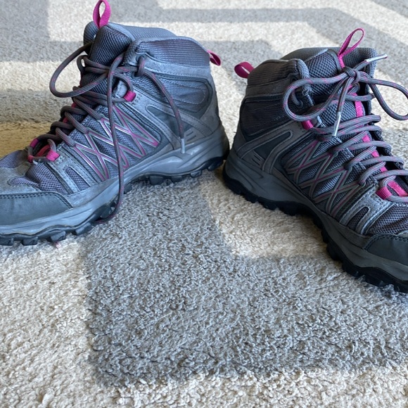 North Face Women’s Hiking boots 8.5 - Picture 3 of 11